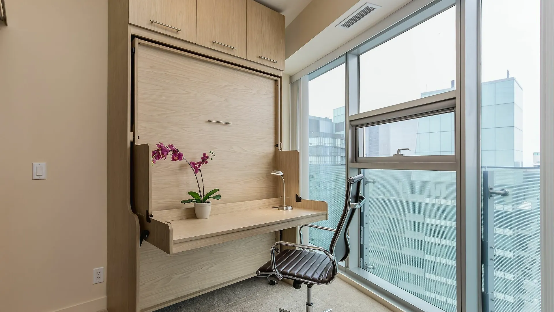 Hotel Quickstay - Upscale 3-Bedroom With Gorgeous Lake View Toronto