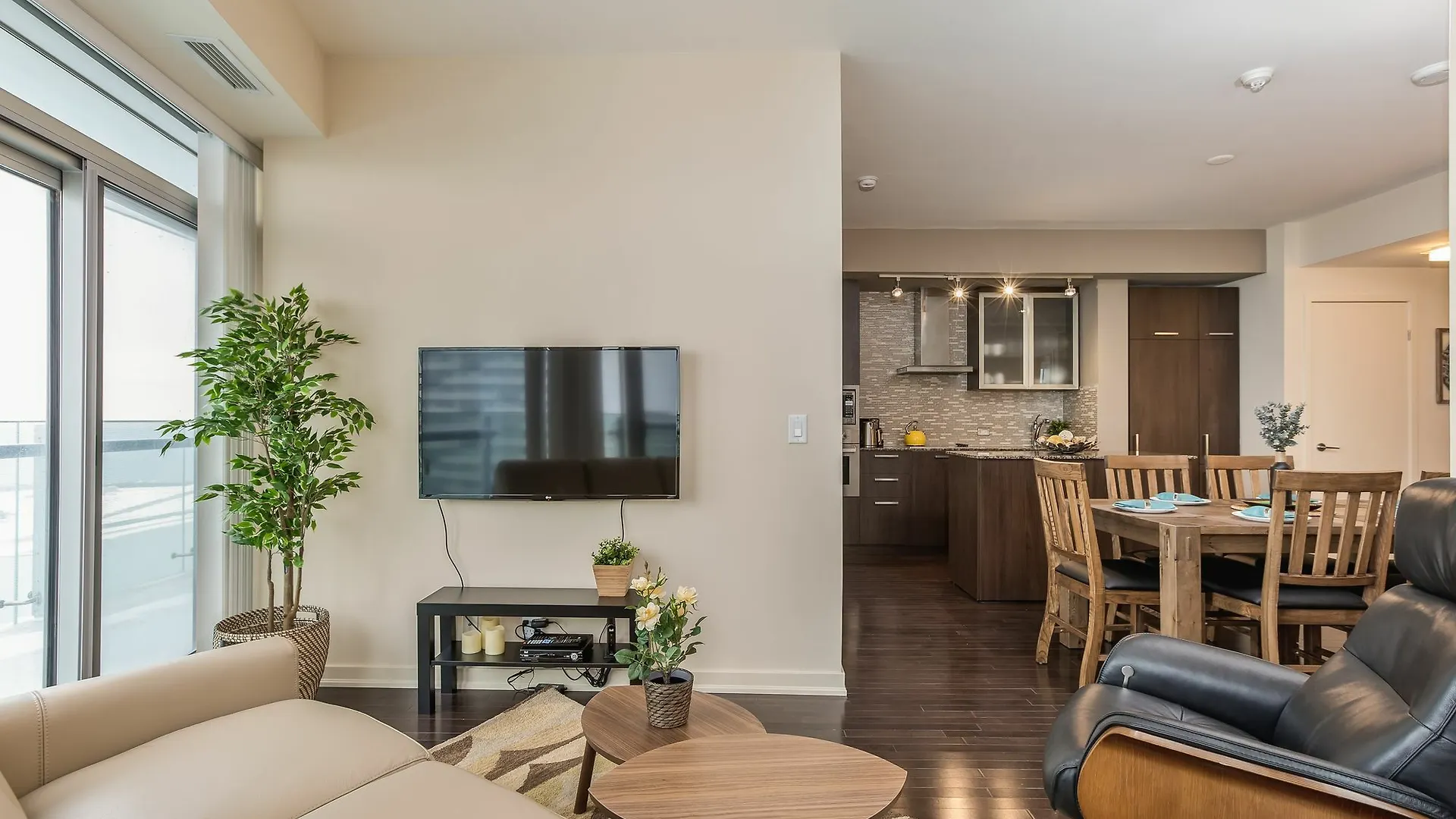 Quickstay - Upscale 3-Bedroom With Gorgeous Lake View Toronto 4*,