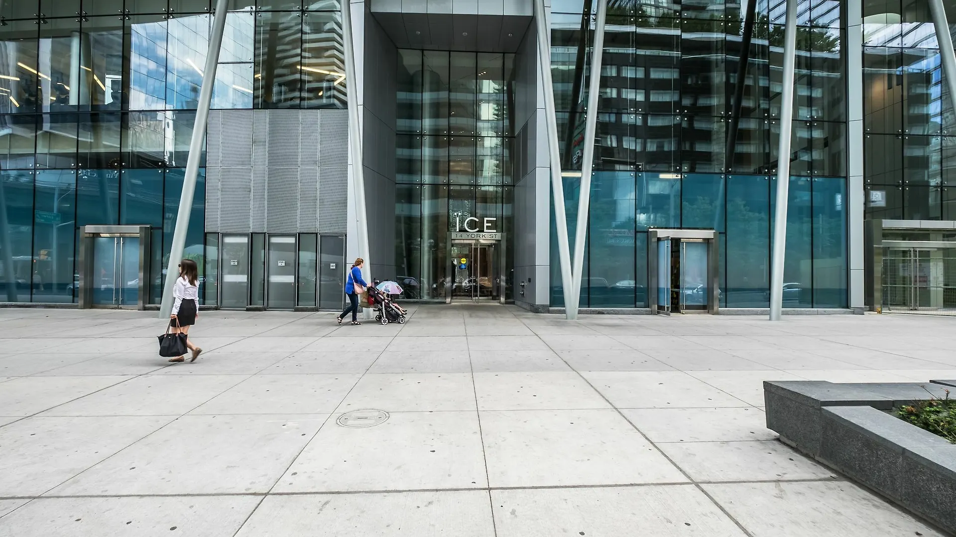 Quickstay - Upscale 3-Bedroom With Gorgeous Lake View Toronto 4*,  Canada