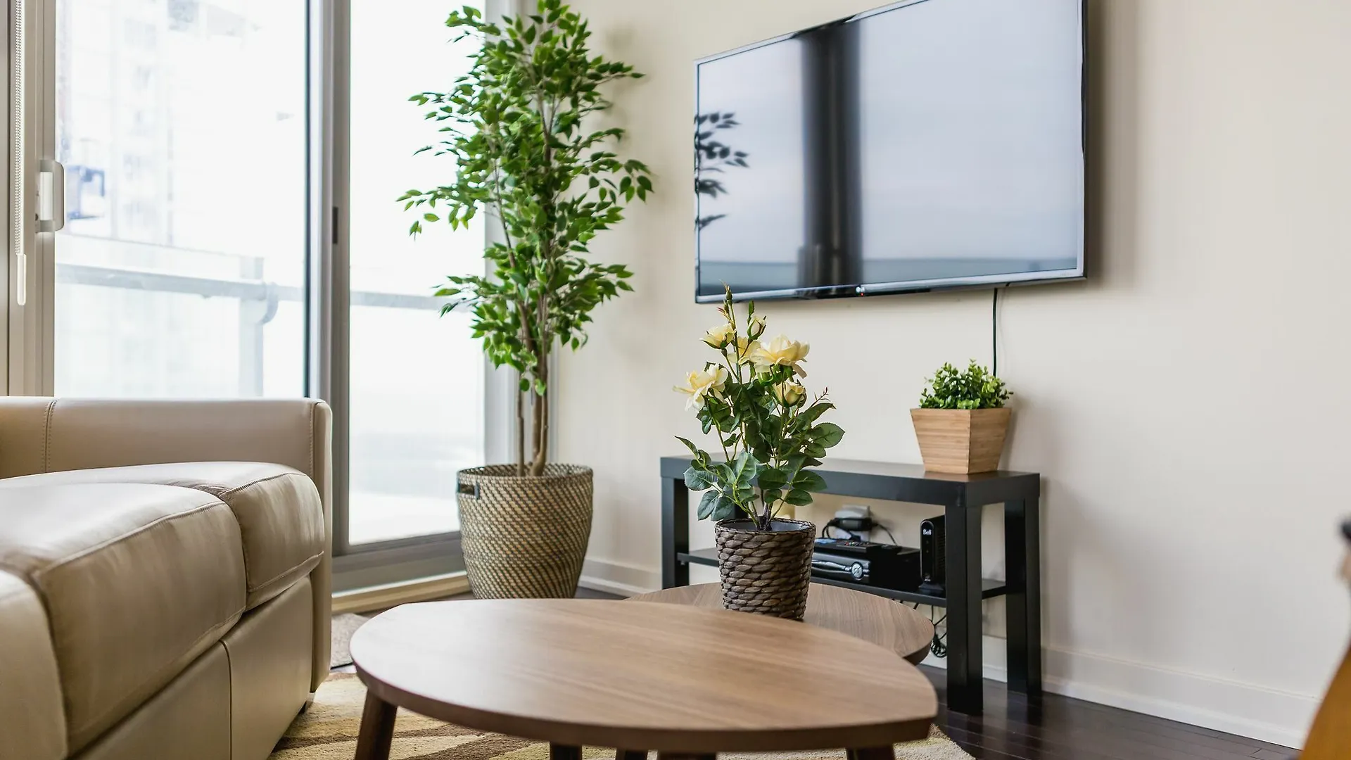Quickstay - Upscale 3-Bedroom With Gorgeous Lake View Toronto Hotel
