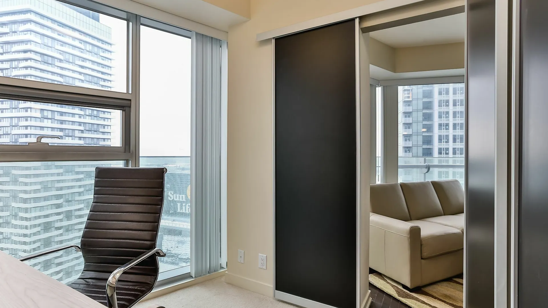 **** Hotel Quickstay - Upscale 3-Bedroom With Gorgeous Lake View Toronto Canada