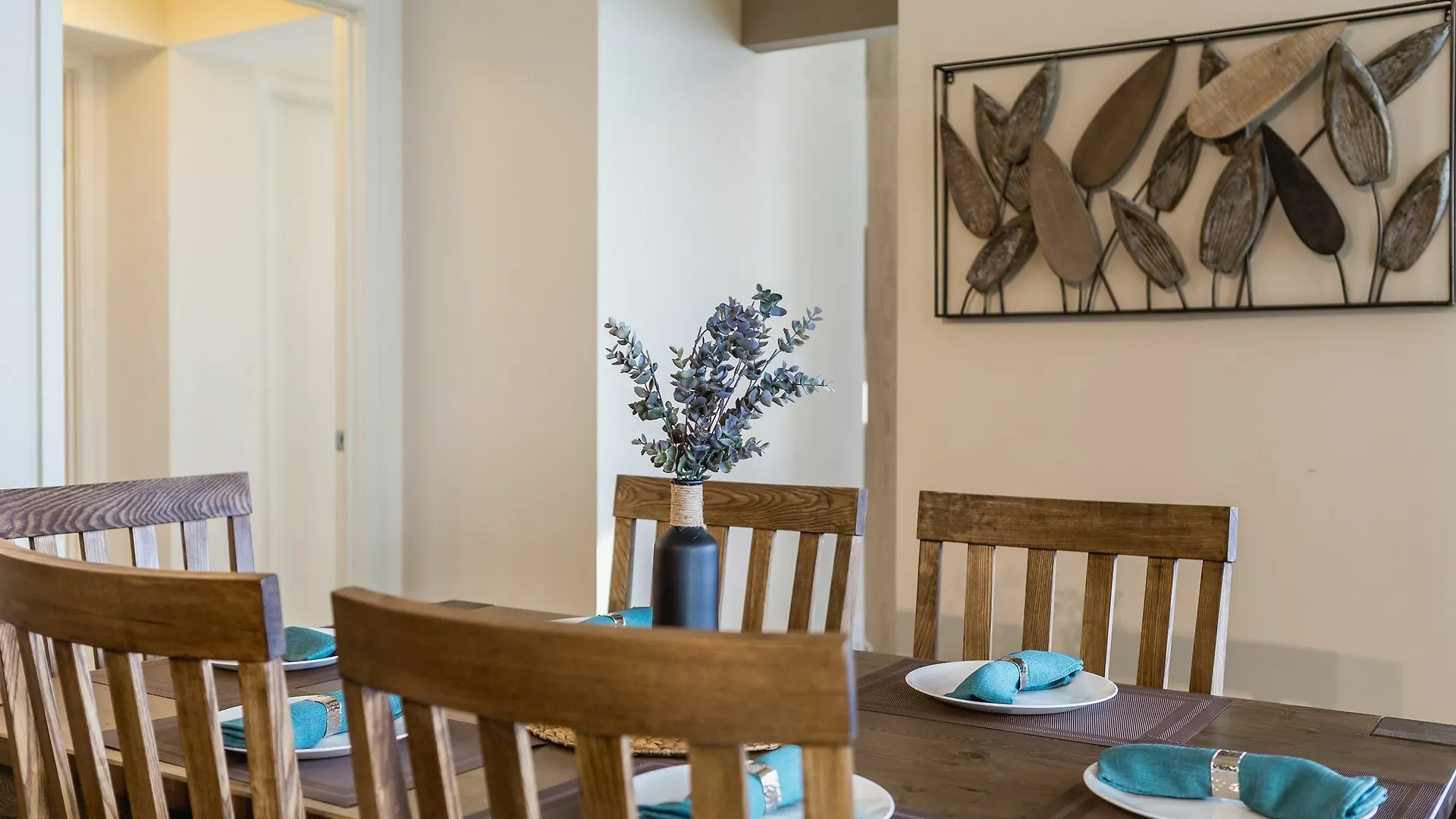 Hotel Quickstay - Upscale 3-Bedroom With Gorgeous Lake View Toronto